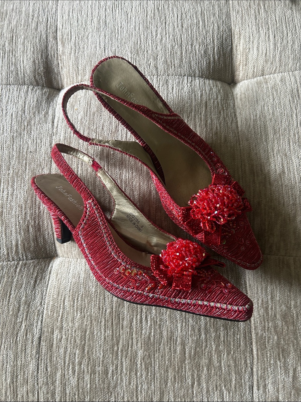Red Beaded Pointed-Toe Slingback Heels Size 8 - Picture 2 of 7